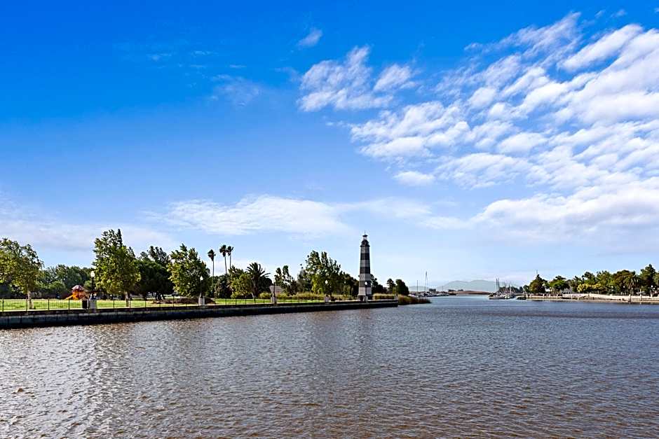 Holiday Inn Express And Suites Suisun City Napa Valley Area By IHG