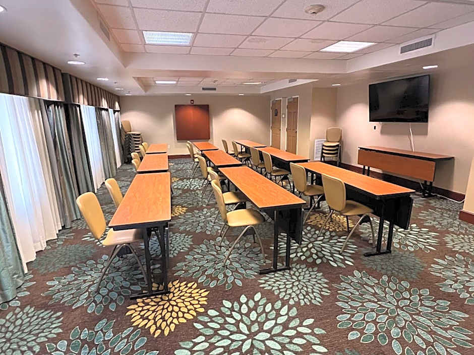 Staybridge Suites Fayetteville By IHG