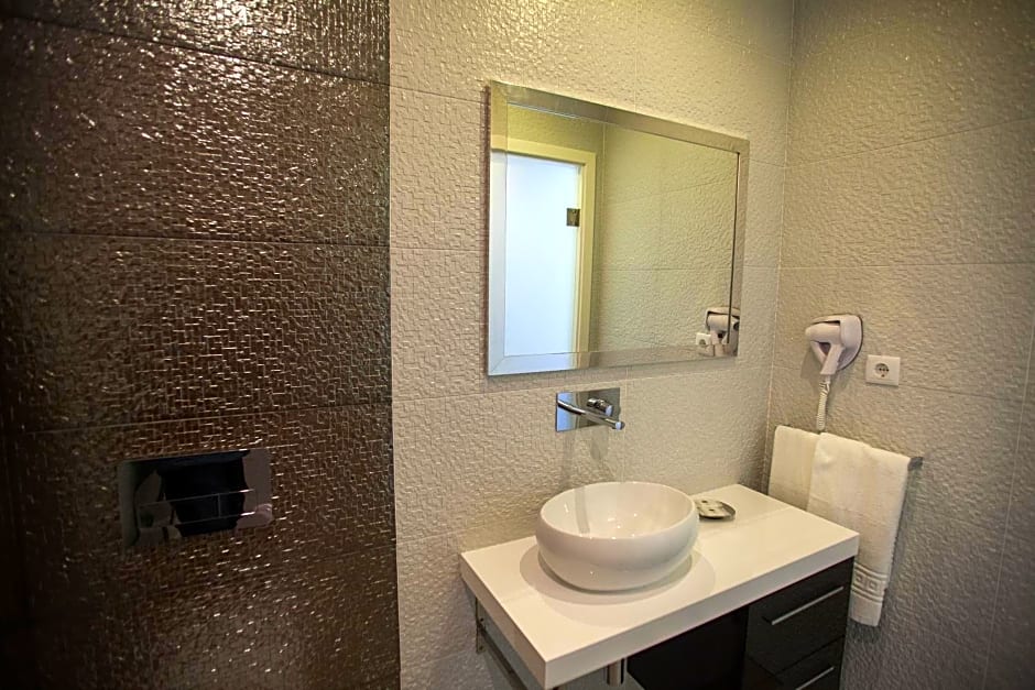 Thomar Story - Guest House