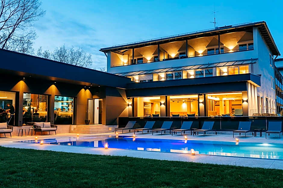 Aqua Blu Hotel