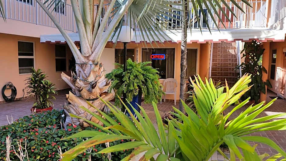 Lago Mar Motel and Apartments