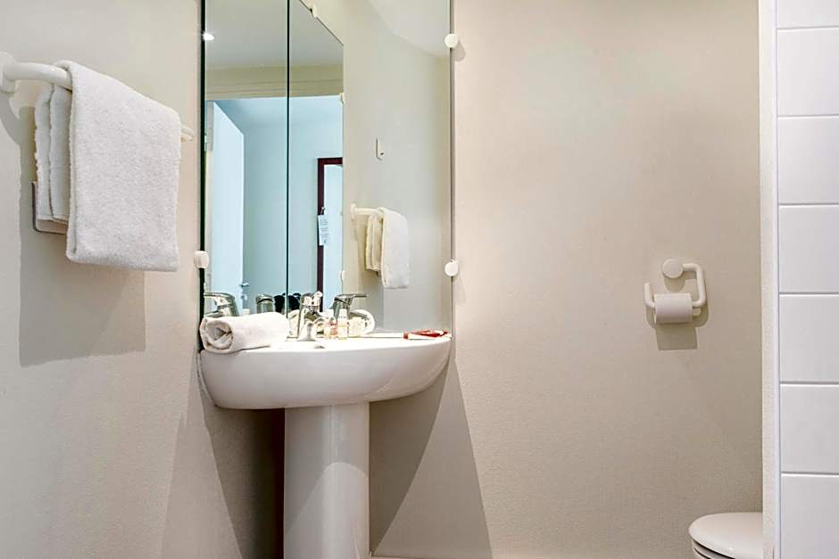 Hôtel Les Gens De Mer Dunkerque by Popinns