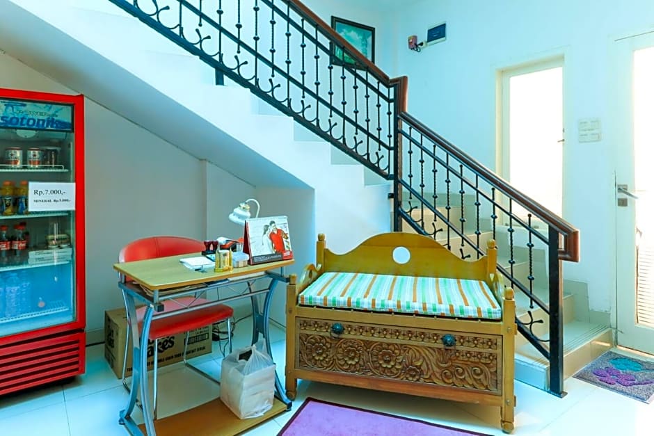 Ge JacMart Homestay Makassar by ZUZU