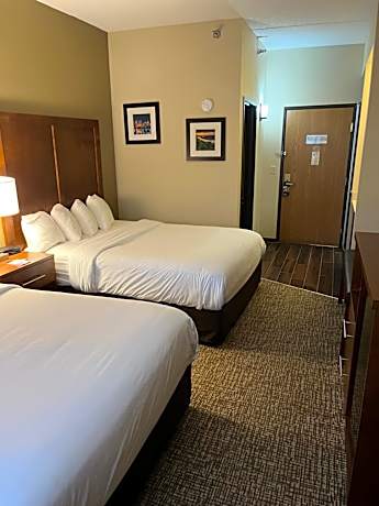 Queen Room with Two Queen Beds - Non-Smoking