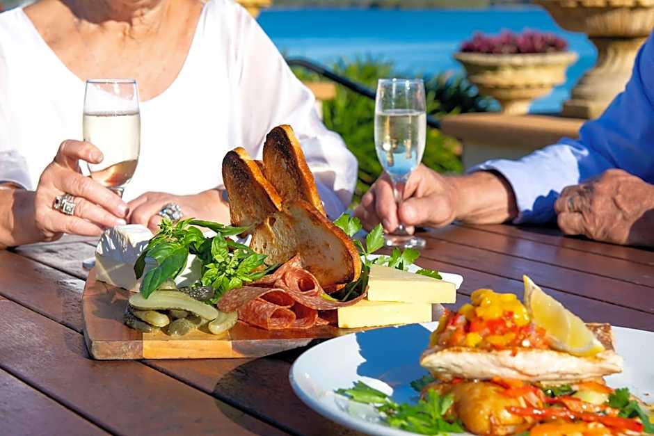 Harrington River Lodge