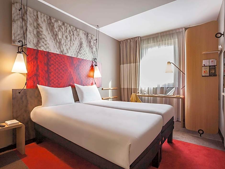 Hotel Mermoz Paris Le Bourget