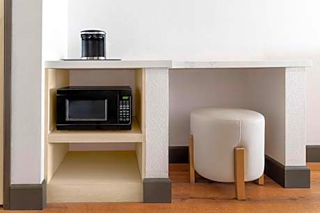 Junior Suite with Tub - Disability Access