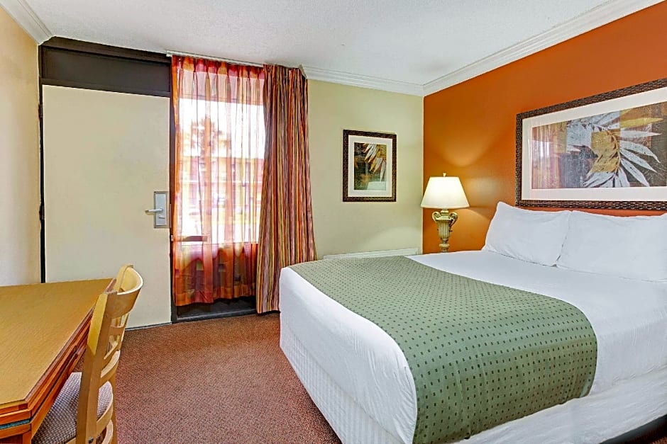 Days Inn by Wyndham Kissimmee West