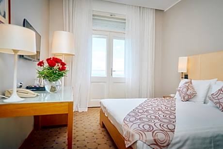 Standard Twin/Double Room