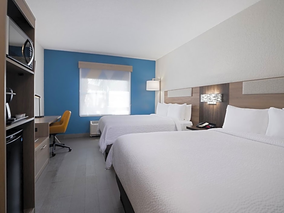 Holiday Inn Express & Suites Lakeland North - I-4 By IHG