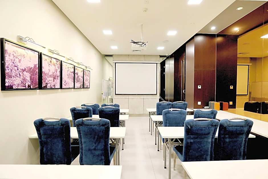 Jinjiang Inn Changzhi Bayi Square