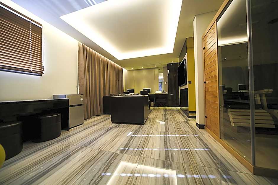 Guri Galmae Indi Present Hotel