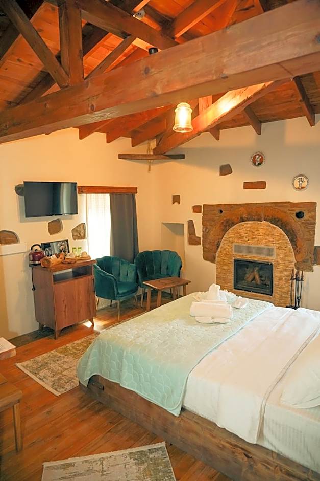 Photo 1 of 9 of Double Room