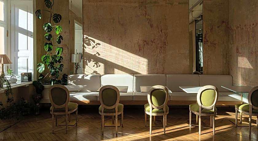 Unfound Door - Design Hotel