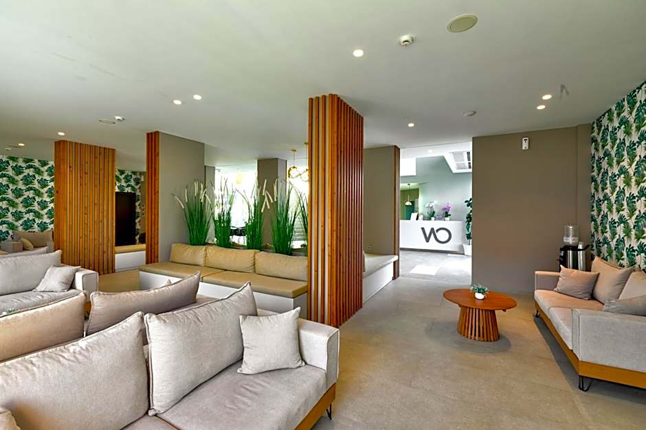 White Olive Premium Laganas