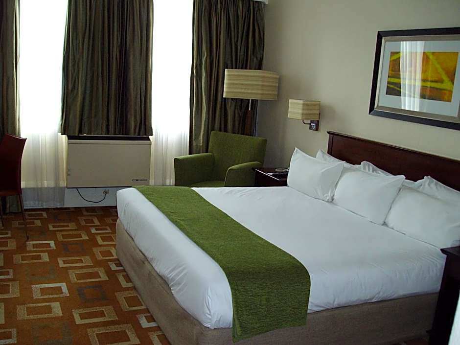 Garden Court Or Tambo International Airport
