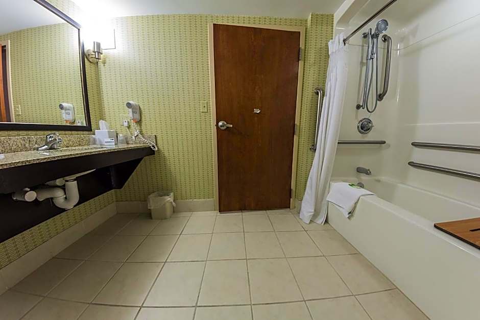 Holiday Inn Express and Suites Winchester By IHG