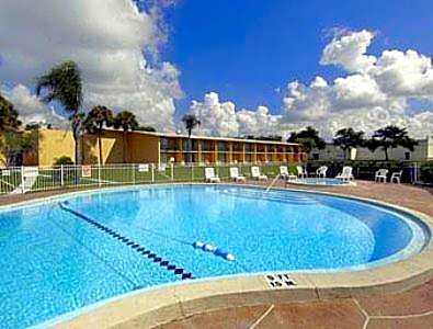 Howard Johnson by Wyndham Winter Haven FL