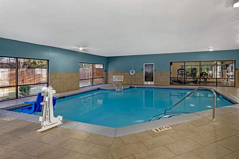 Best Western Plus McDonough Inn & Suites