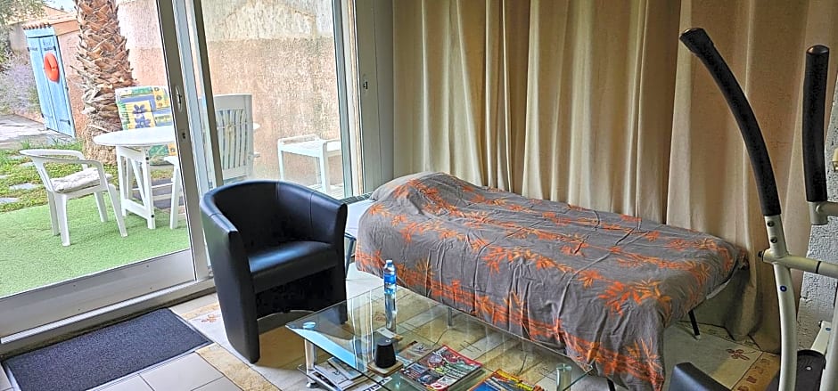 Studio Tranquillo avec piscine et salle de sport
