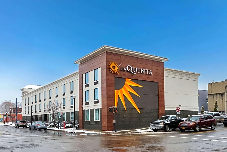 La Quinta Inn & Suites by Wyndham Jamestown, NY-Downtown