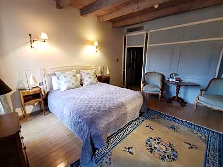 Large Double Room - Cathedral View