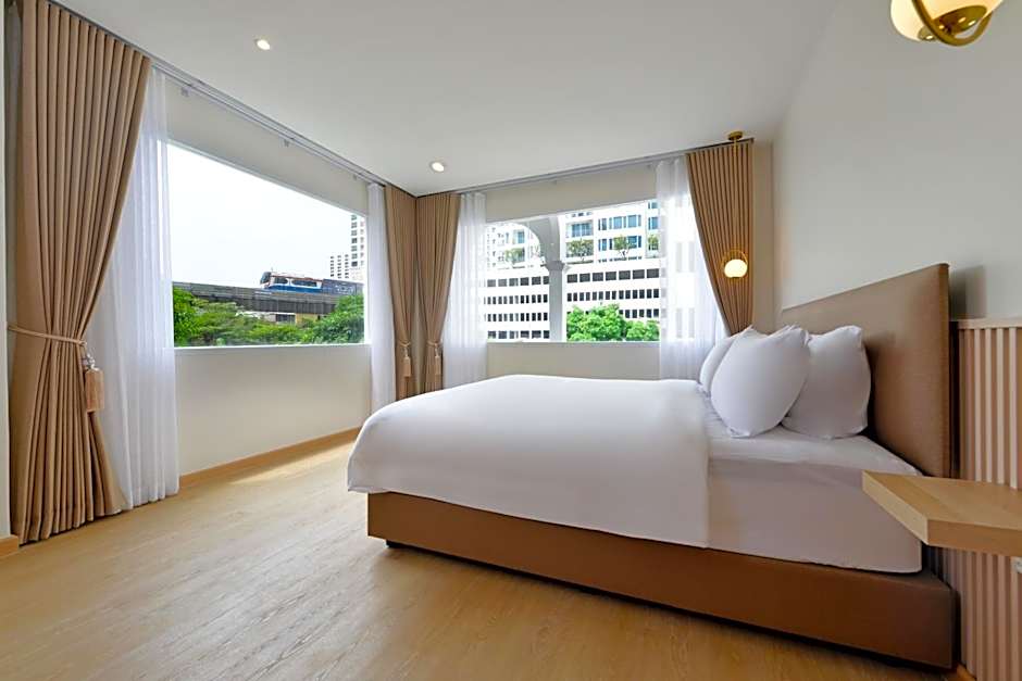 Ratchathewi Hyde Away