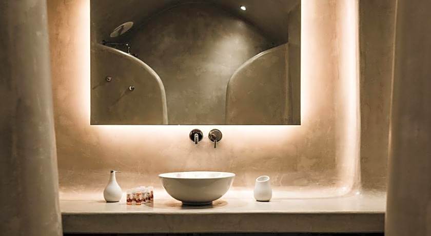 Amphitrite Suites Santorini
