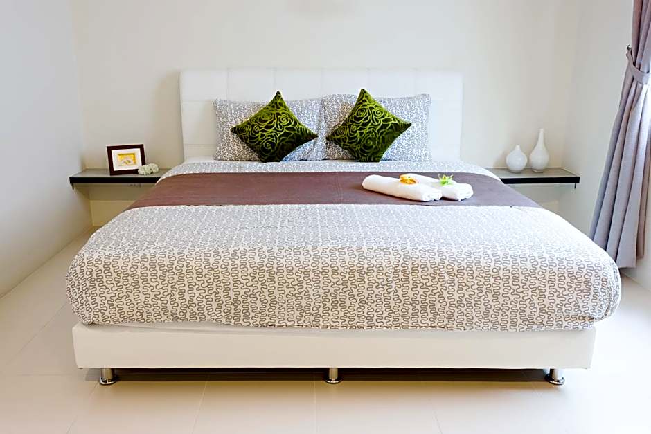 Shamrock Beach Villas Batu Ferringhi Penang