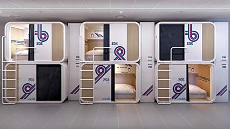 Single Bed in Mix Dormitory Room with Shared Bathroom