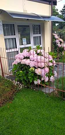 Kwa-Dlamathe Guesthouse