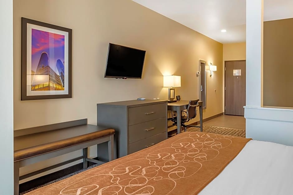 Comfort Suites Near Sam Houston Race Park