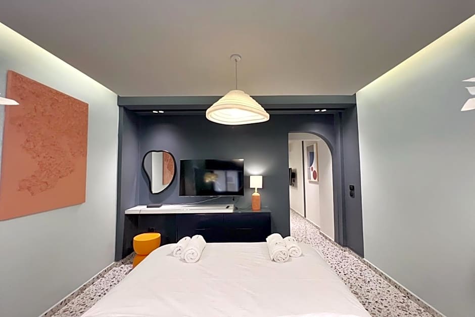 The 1 BDR Cobalt Cube 5 min to CAI Airport