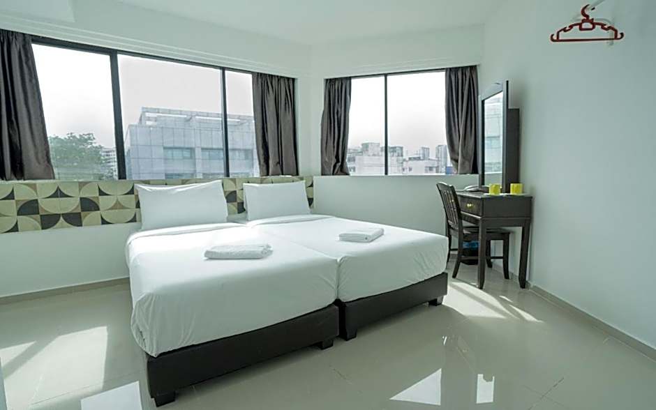 Grand Bagan Hotel