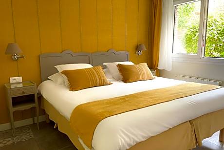 Superior Twin Room with Garden View