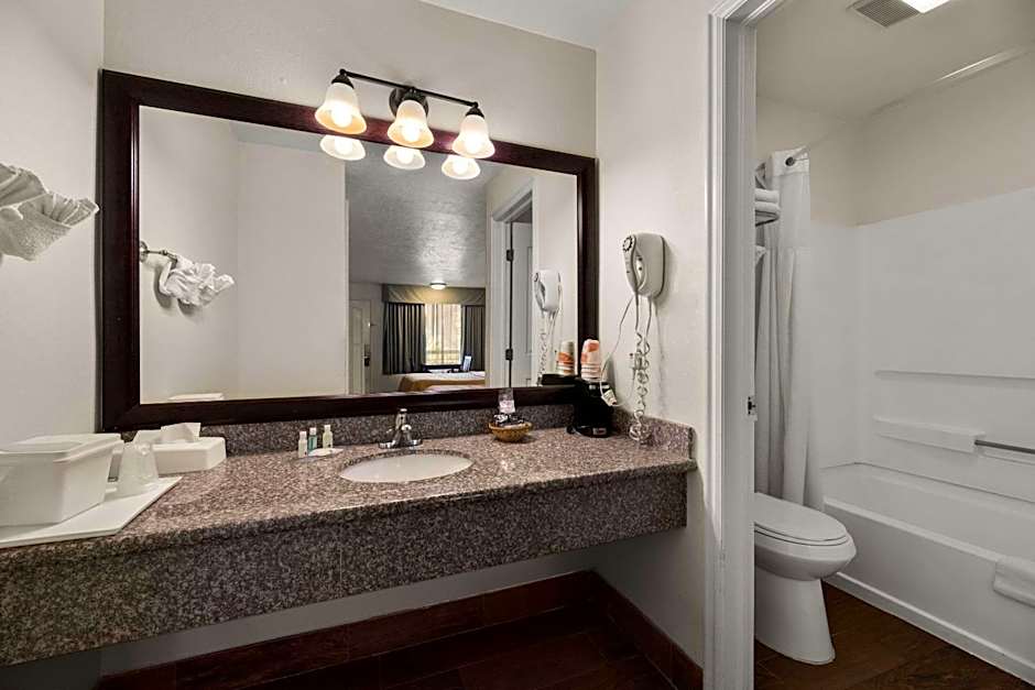 Quality Inn South Bluff