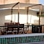 Riad Le J