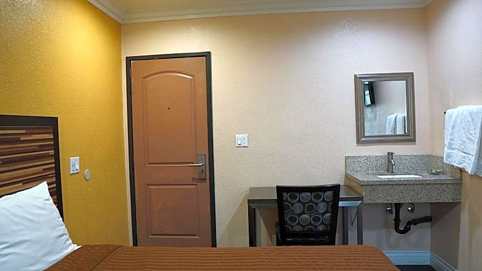 Holly Crest Hotel - Los Angeles, LAX Airport