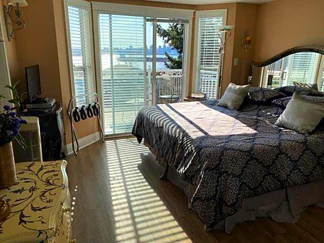 Ocean Breeze Executive Bed and Breakfast