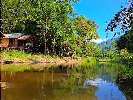 Khao Sok Riverside Cottages