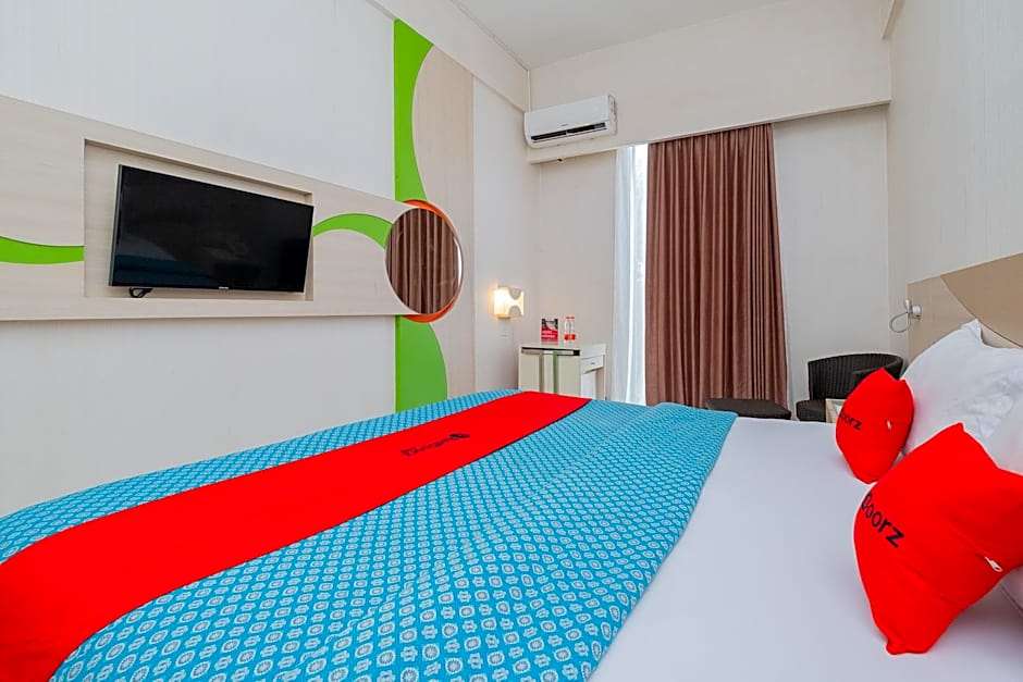 RedDoorz Premium @ Jalan Veteran Bojonegoro