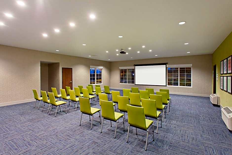 Holiday Inn Express Oakland Airport By IHG