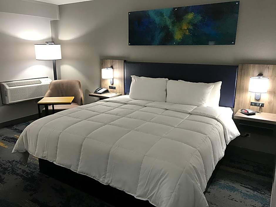 Clarion Pointe OKC Airport