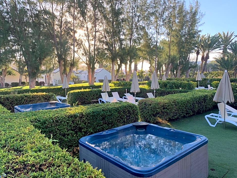 R2 Romantic Fantasia Suites - Adults Only