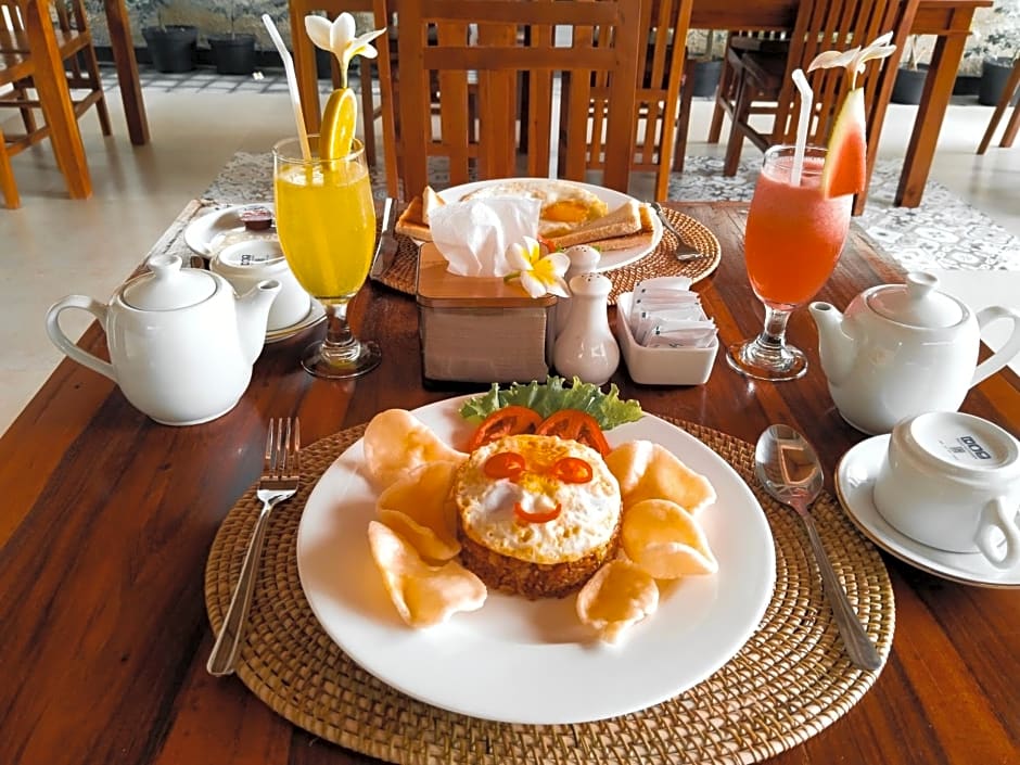 THE LAVIANA HOTEL