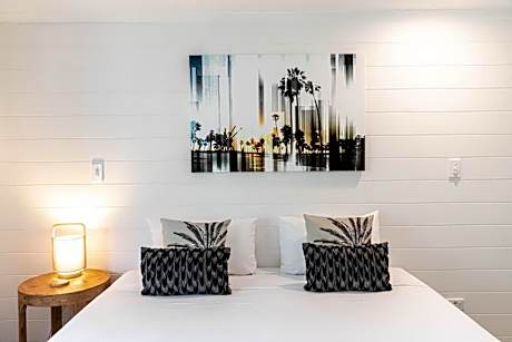 Two-Bedroom Apartment with Balcony and Sea View