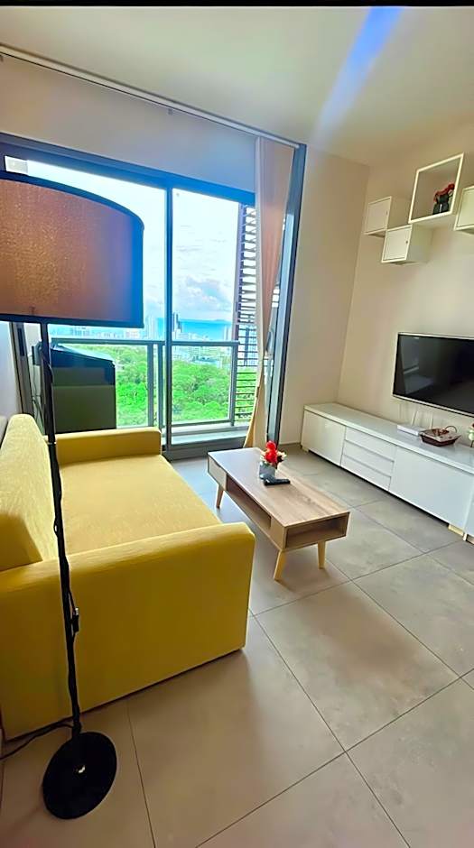 Sea View Spacious Condo At Pattaya