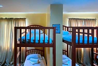 RedDoorz @ La Briana Guest House Bantayan Cebu