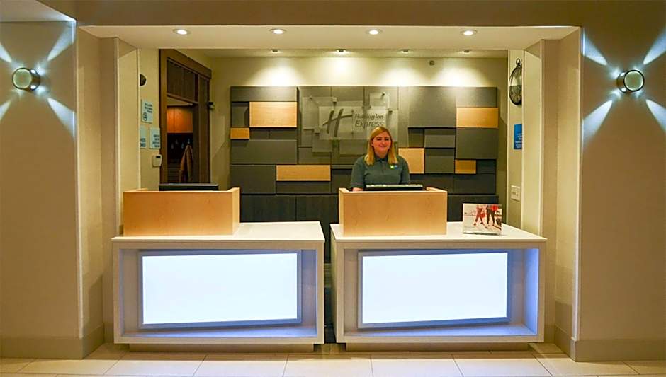 Holiday Inn Express Pittsburgh-Bridgeville By IHG