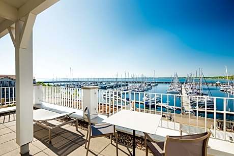 Deluxe Suite with Sea View